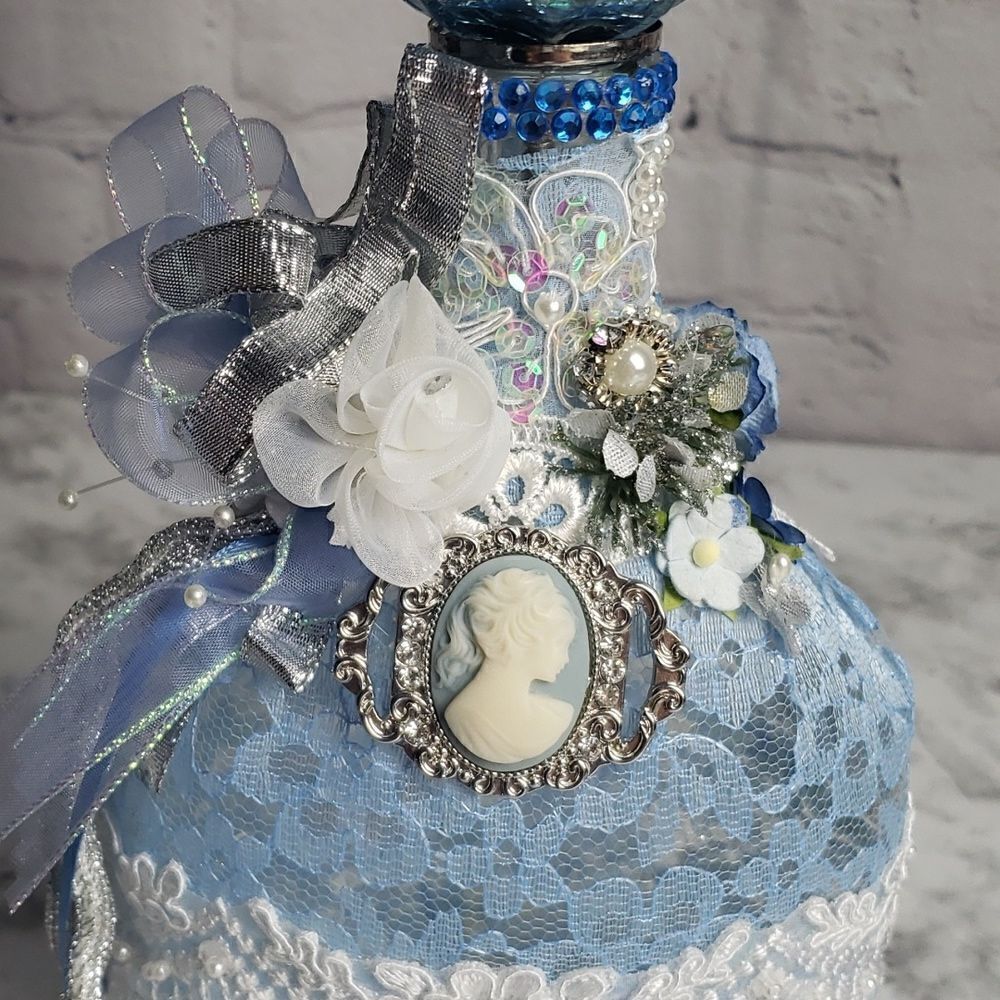 ‎Blue Victorianesque Bottle - Picture 2 of 12